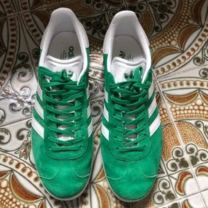 Men’s adidas size 9